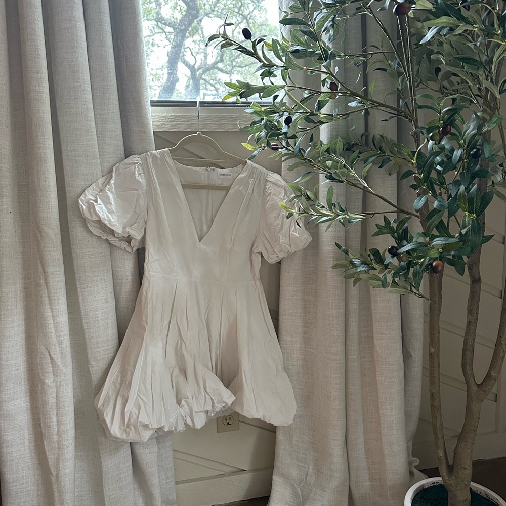 Elegant White Puff Sleeve Top